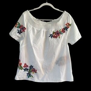 Talbots Embroidered Floral White Cotton Top size Medium
